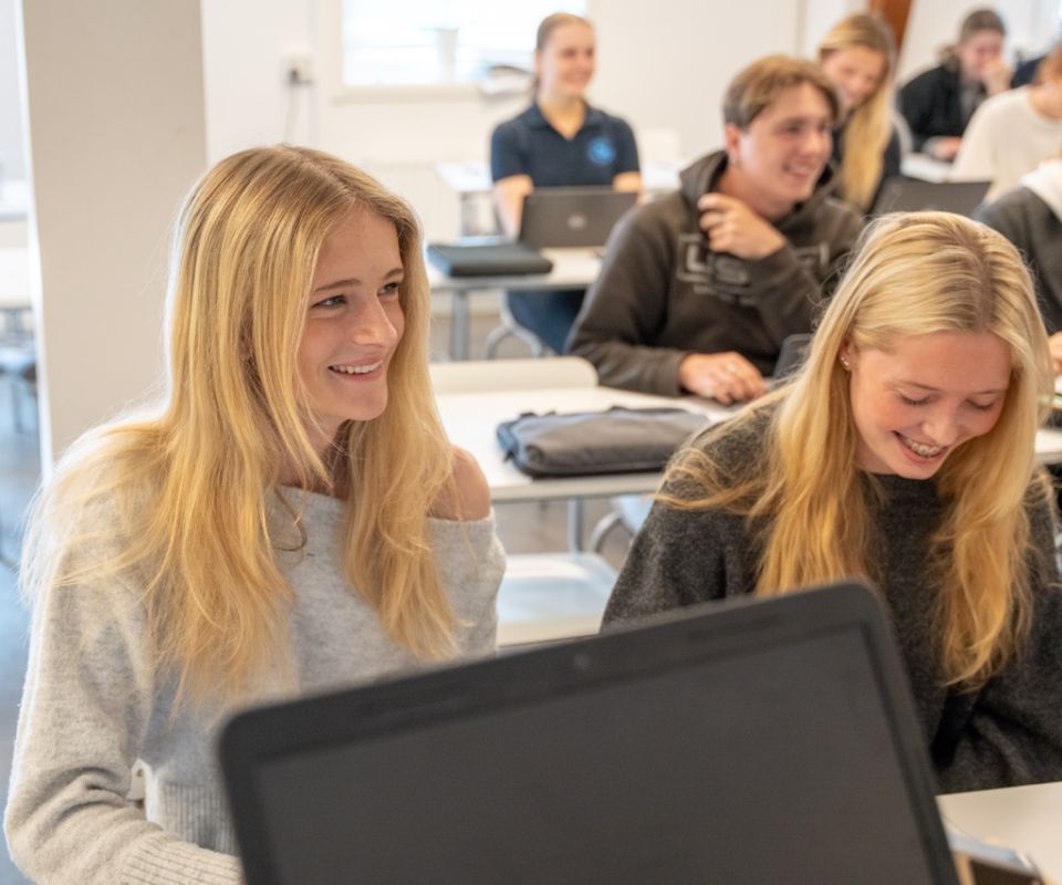 Lektion på Sveriges Ridgymnasium i Kungsbacka
