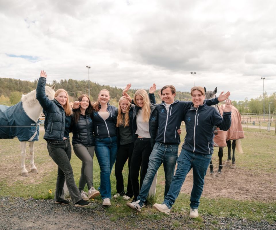 Skolklass på Sveriges Ridgymnasium i Kungsbacka